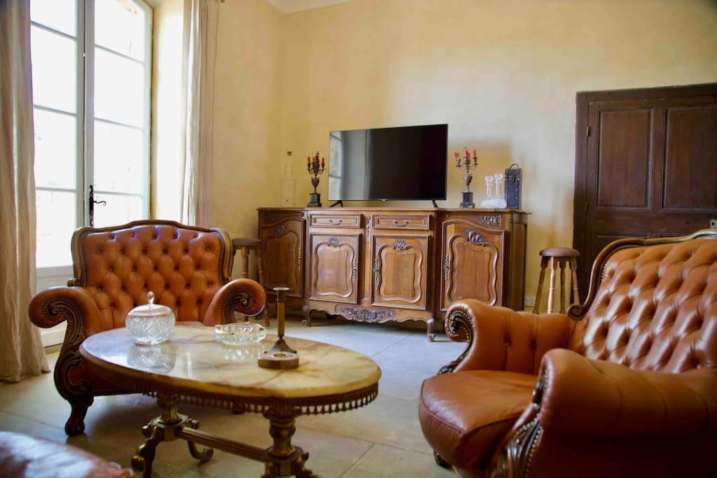 Chambres D'Hotes B&B - Chateau De Sienne Proche Avignon Orange Piscine Riviere Chusclan Exterior foto